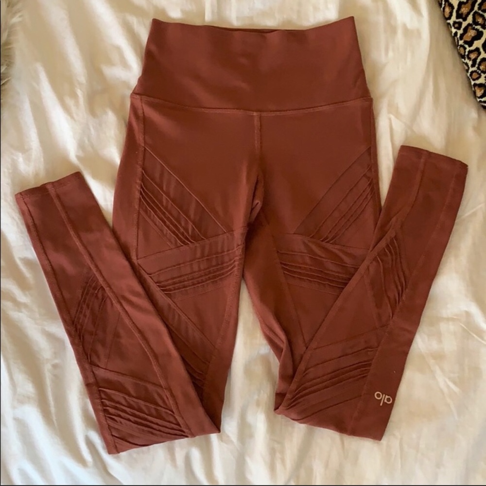 Alo Yoga Dusty Rose Yoga Pants